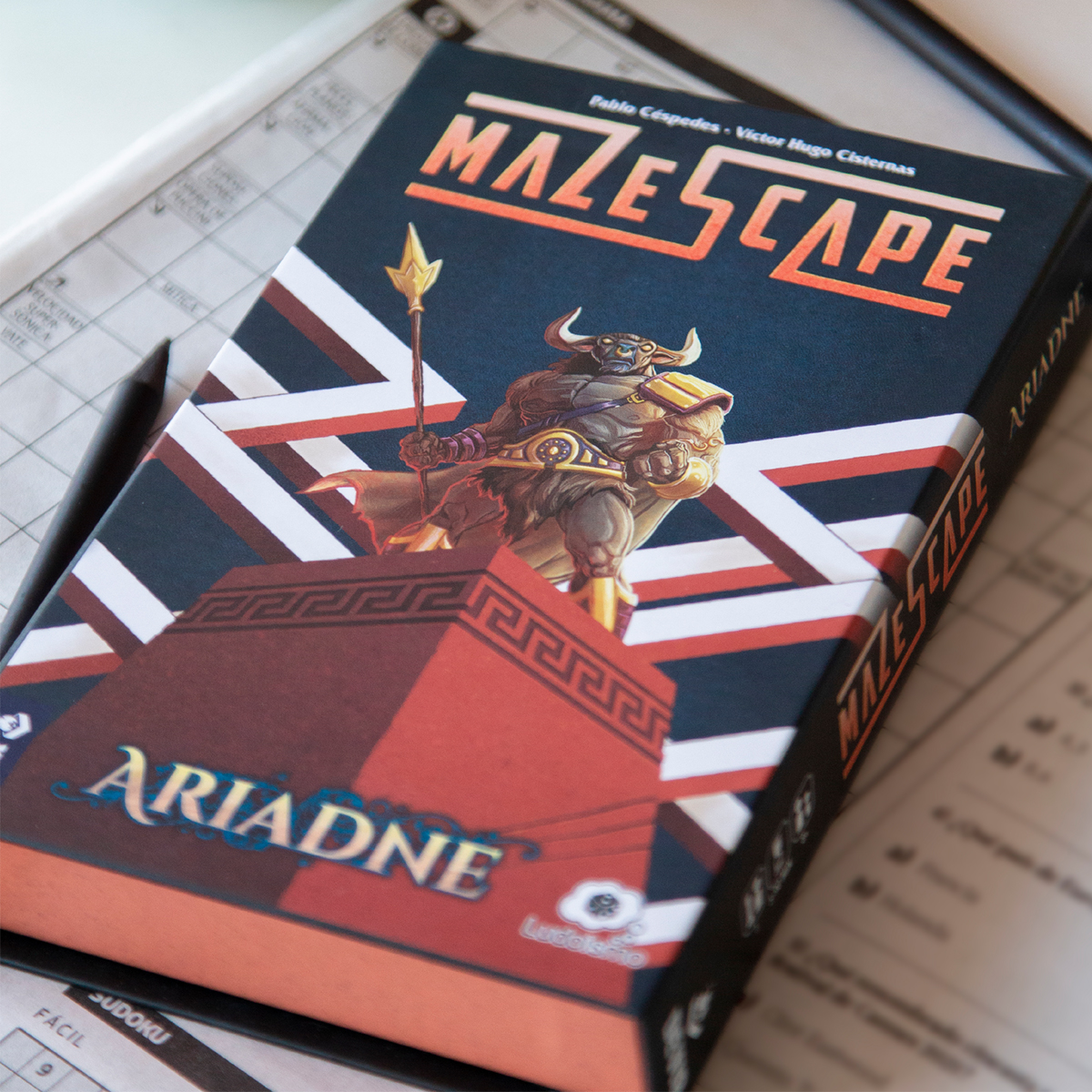 Thames & Kosmos Mazescapes: Ariadne – Brettspiel Mit 7 Labyrinthen Für 2 Spieler Ab 8
