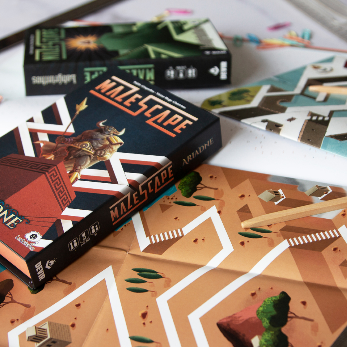Kosmos Mazescape Ariadne – Juego De Laberinto En Solitario Con 7 Cartas Plegables, Ideal Para Viajar, A Partir De 8 Años, Duración De 5 A 90 Minutos